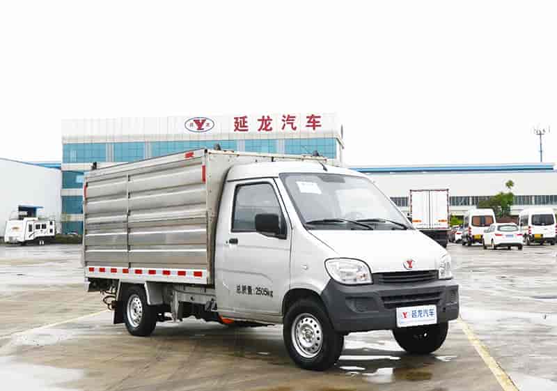 延龍牌純電動密閉式桶裝垃圾車，垃圾分類首選車