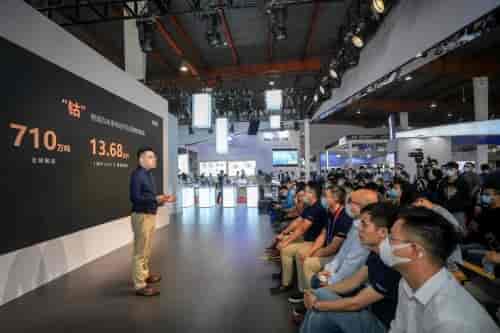 2020北京車展：蜂巢能源無(wú)鈷電池產(chǎn)品家族全球首秀